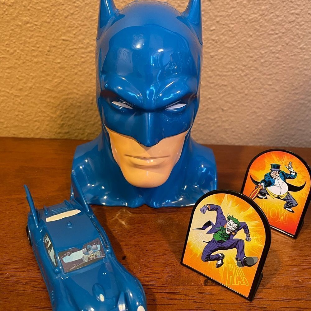 Deco PAC Batman Cake Topper Set - Picture 7 of 10